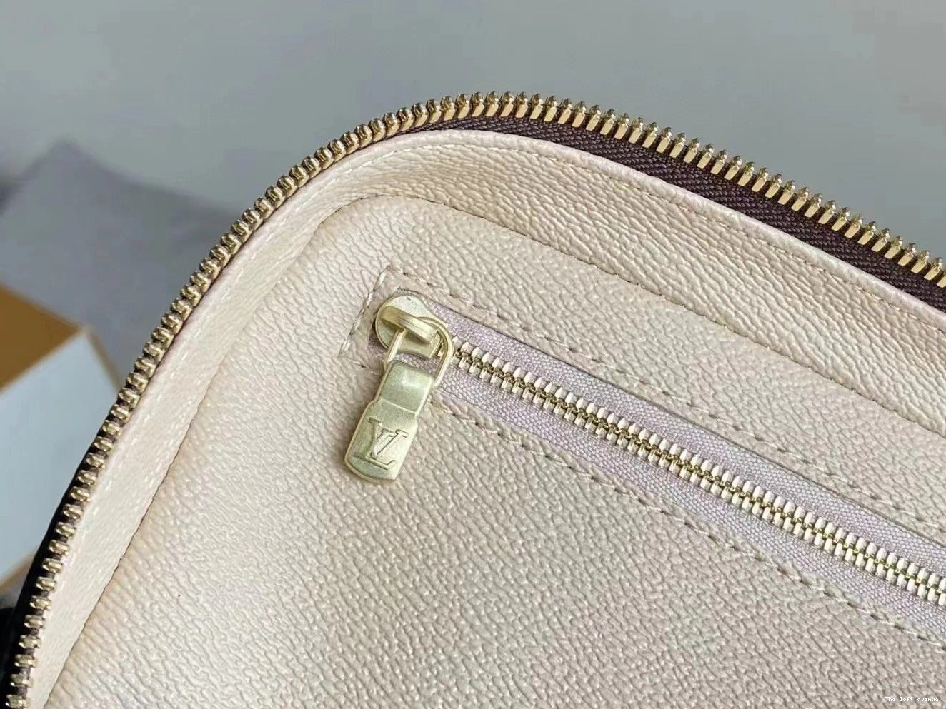 LV MAKE VANITY UP BAG CUSTOM 0712